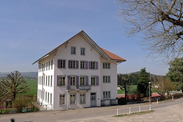Schulhaus Vielbringen (Foto Monica Cloetta 2013)