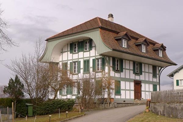 Wohnstock, ehemals mit Postbüro